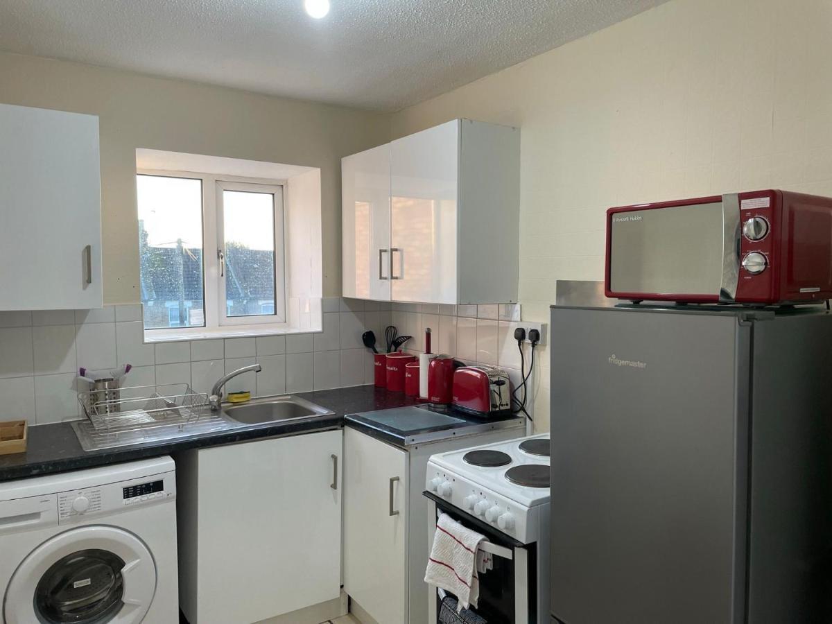 Nnk Air Bnb Enfield Exteriér fotografie